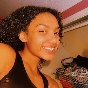 Meet your Posher, Shalyn